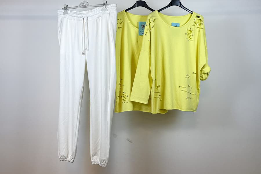 2 Damen Oberteile und Hose